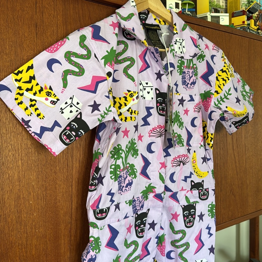 Nooworks Coveralls by Amy Hastings. Fun and dynamic patterns. Size Medium. NWT. - Picture 5 of 15